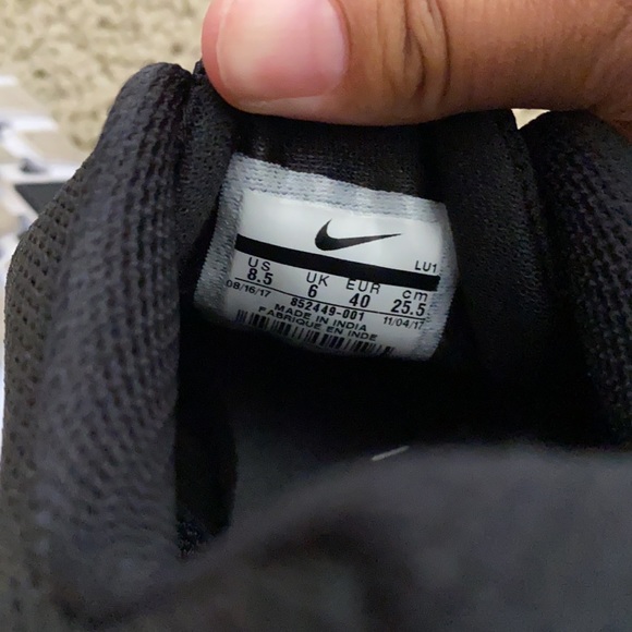 Used* Nike training in season TR 6 - Picture 4 of 4